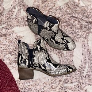 Snakeskin Booties NWOT